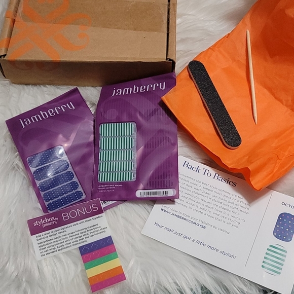 Jamberry Stylebox October 2014 with bonus New - Picture 1 of 4